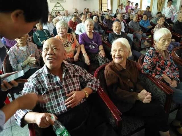 陪伴，是最长情的告白——德利丰家居爱心公益(图5)