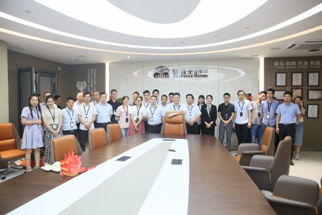 德利丰家居7月总结会暨员工生日会凝心聚力，为(图6)