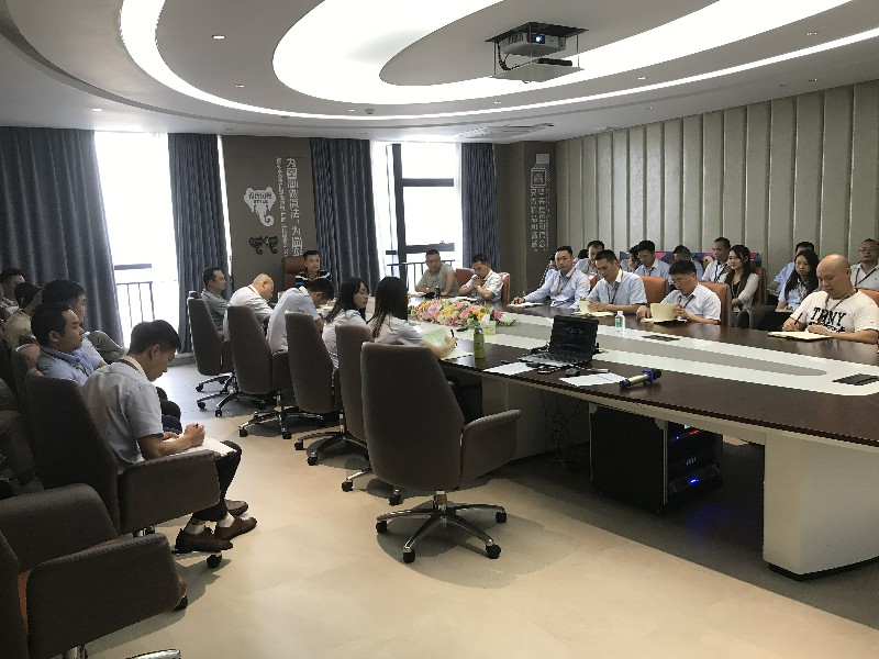 未来已来,全速向前——德利丰家居年中总结会(图2) 未来已来,全速向前——德利丰家居年中总结会(图2)