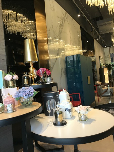 走在潮流前端,SCAVOLINI、KEYE门店都在用它!(图5) 走在潮流前端,SCAVOLINI、KEYE门店都在用它!(图5)