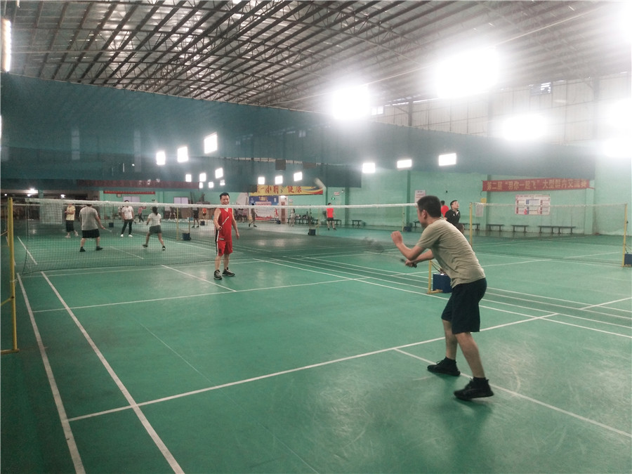 羽你同乐,谁与争锋——德利丰家居羽毛球友谊(图4) 羽你同乐,谁与争锋——德利丰家居羽毛球友谊(图4)